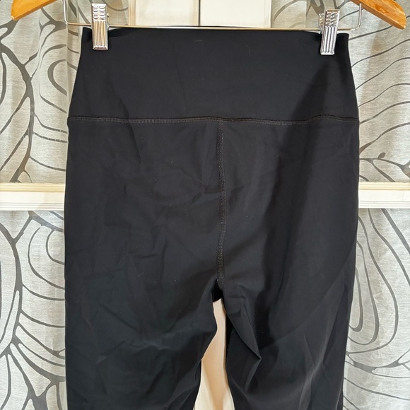 Alo M Black High Waisted Ripped Warrior Yoga Legging Made in Portugal - Picture 8 of 10